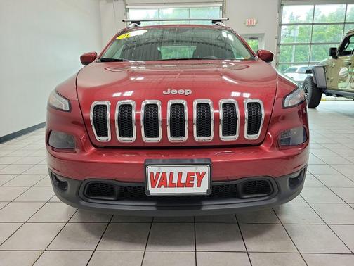 Deep Cherry Red Crystal Pearlcoat 2015 Jeep Cherokee Latitude
