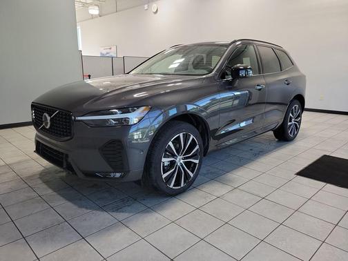2025 Volvo XC60 B5 Plus