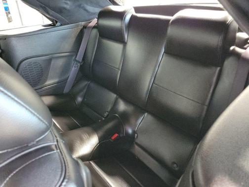 2006 Ford Mustang V6