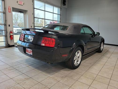 2006 Ford Mustang V6