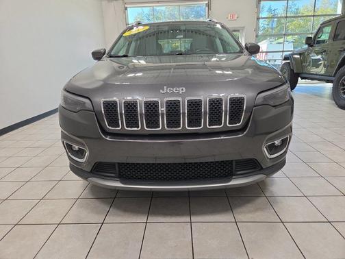 Granite Crystal Clearcoat Metallic 2019 Jeep Cherokee Limited