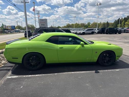 Sublime Pearl 2015 Dodge Challenger R/T Scat Pack