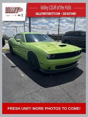 Sublime Pearl 2015 Dodge Challenger R/T Scat Pack