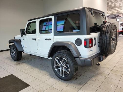 2025 Jeep Wrangler 4xe Sport