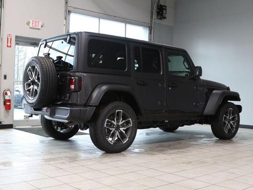 2025 Jeep Wrangler 4xe Sport