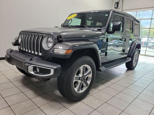 Granite Crystal Clearcoat Metallic 2022 Jeep Wrangler Unlimited Sahara