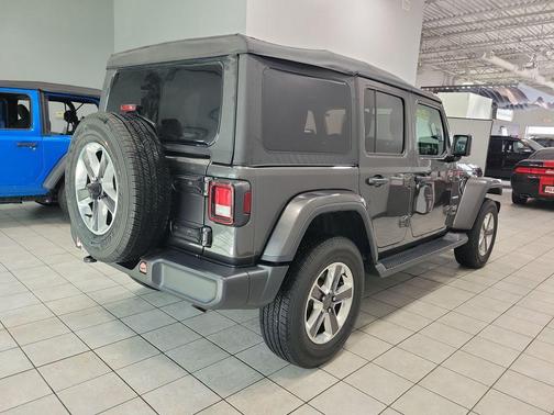 Granite Crystal Clearcoat Metallic 2022 Jeep Wrangler Unlimited Sahara
