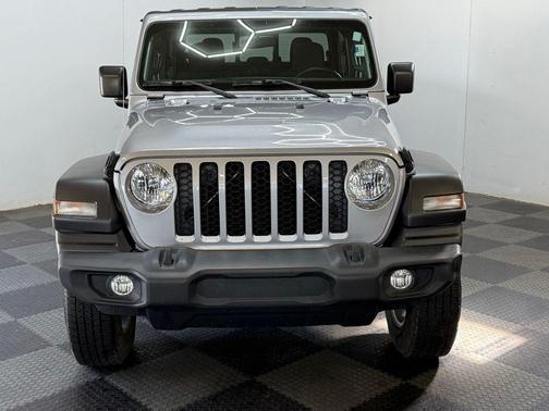 2020 Jeep Gladiator Sport