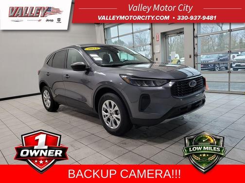 Gray Metallic 2023 Ford Escape Active