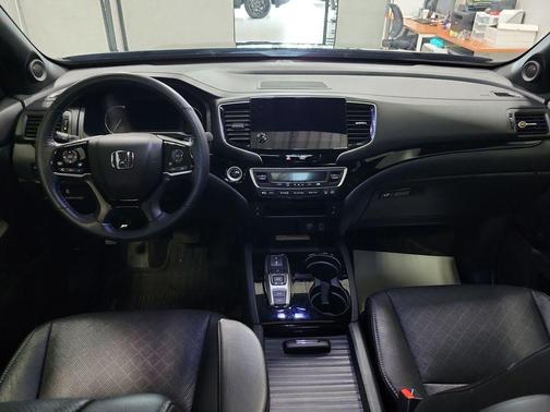 Crystal Black Pearl 2023 Honda Passport Elite