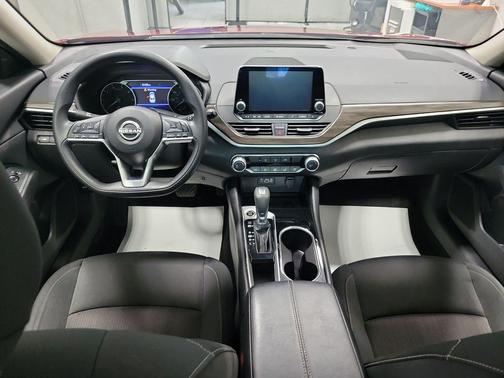 Scarlet Ember 2024 Nissan Altima 2.5 SV
