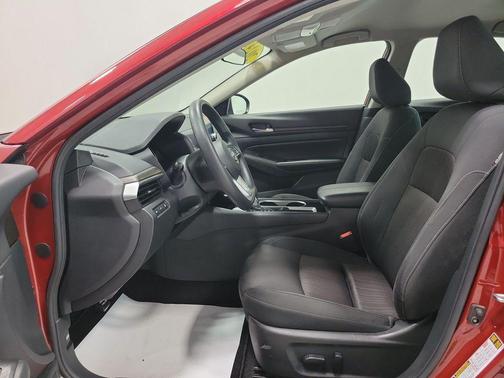 Scarlet Ember 2024 Nissan Altima 2.5 SV