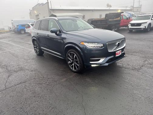 2025 Volvo XC90 B5 Plus