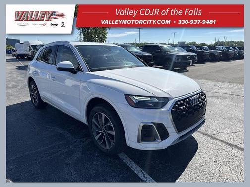 Ibis White 2023 Audi Q5 45 S line quattro Premium