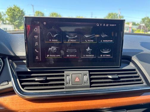 Ibis White 2023 Audi Q5 45 S line quattro Premium