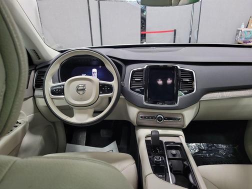 2024 Volvo XC90 B6 Plus Bright Theme 7-Seater