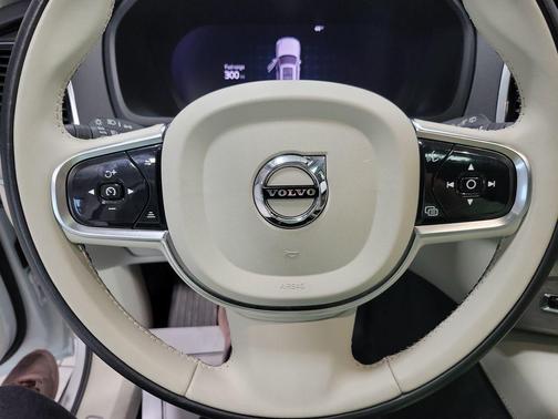 2024 Volvo XC90 B6 Plus Bright Theme 7-Seater