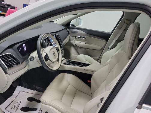 2024 Volvo XC90 B6 Plus Bright Theme 7-Seater