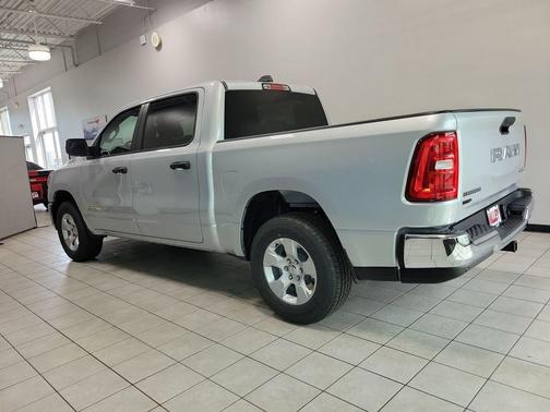 Silver Zynith 2026 RAM 1500 Big Horn/Lone Star