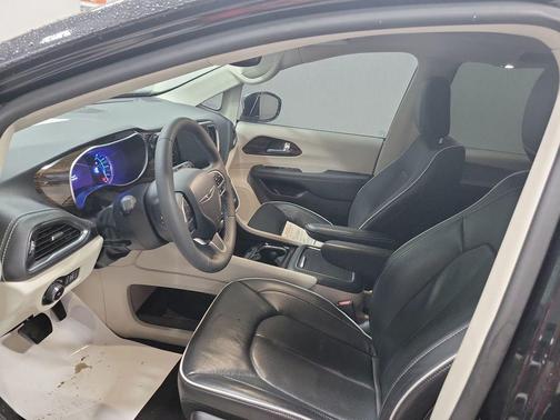 2023 Chrysler Pacifica Hybrid Limited