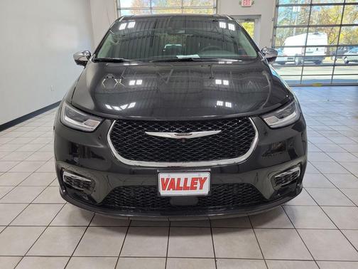 2023 Chrysler Pacifica Hybrid Limited