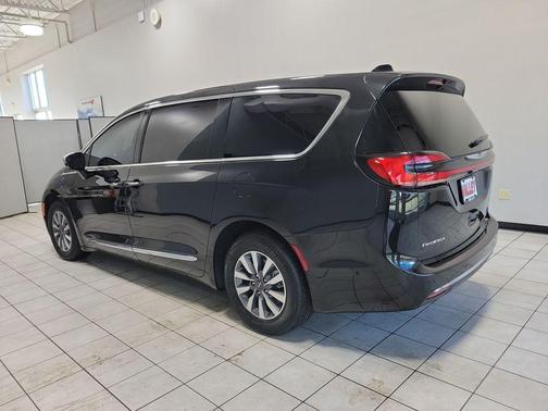 2023 Chrysler Pacifica Hybrid Limited