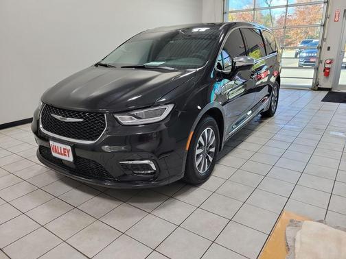 2023 Chrysler Pacifica Hybrid Limited