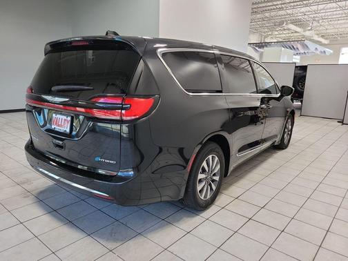 2023 Chrysler Pacifica Hybrid Limited