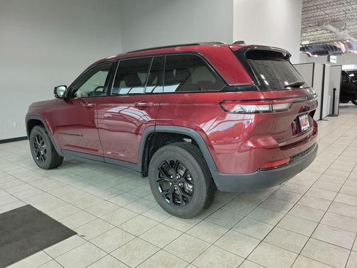 2024 Jeep Grand Cherokee Laredo