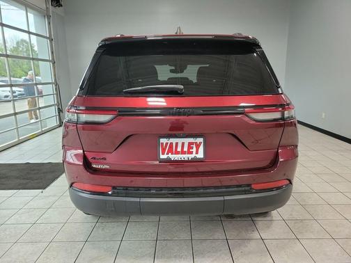 2024 Jeep Grand Cherokee Laredo