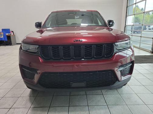 2024 Jeep Grand Cherokee Laredo