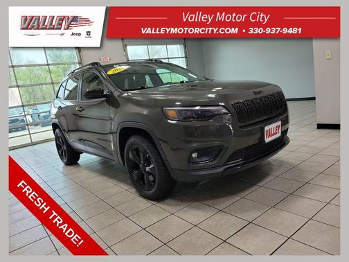 Pearl White Pearlcoat 2019 Jeep Cherokee Latitude Plus