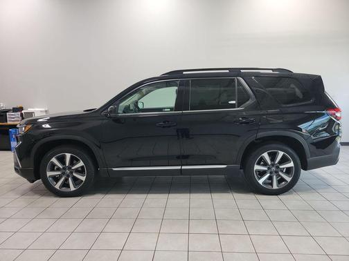 Black 2025 Honda Pilot Elite