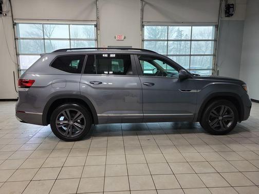 2021 Volkswagen Atlas 3.6 V6 SE w/ Technology R-Line
