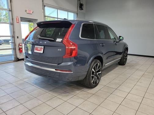 2025 Volvo XC90 B5 Plus
