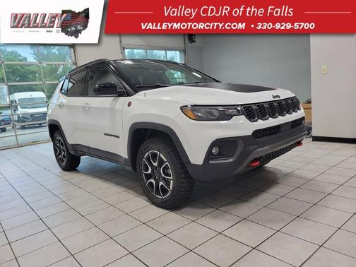 Bright White Clearcoat 2026 Jeep Compass Trailhawk