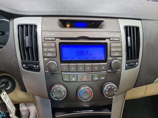 Natural Khaki Mica 2010 Hyundai SONATA GLS