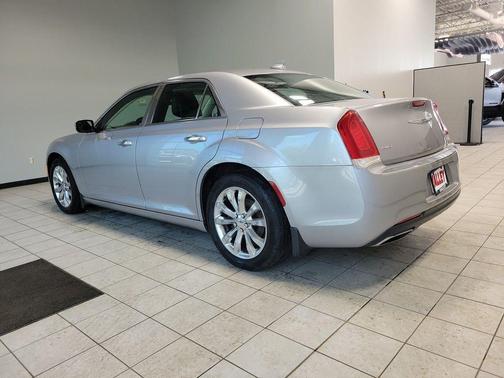 2017 Chrysler 300C Base
