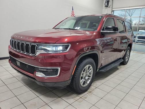 2023 Jeep Wagoneer Base