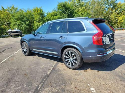 2025 Volvo XC90 B5 Core
