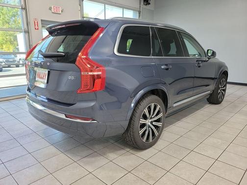 2025 Volvo XC90 B5 Core