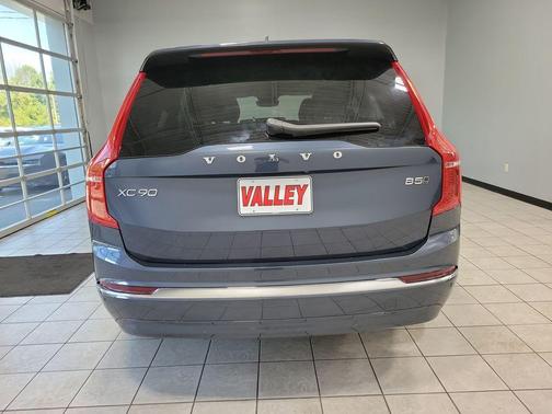 2025 Volvo XC90 B5 Core