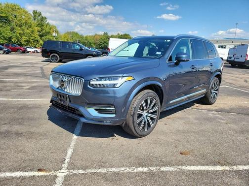 2025 Volvo XC90 B5 Core
