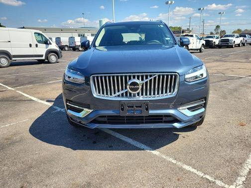2025 Volvo XC90 B5 Core