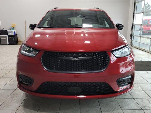 2025 Chrysler Pacifica Hybrid Select