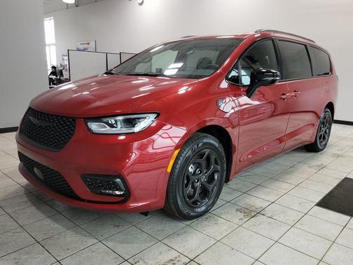 2025 Chrysler Pacifica Hybrid Select