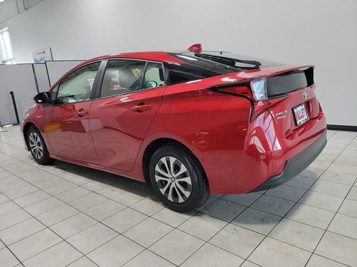 2022 Toyota Prius LE