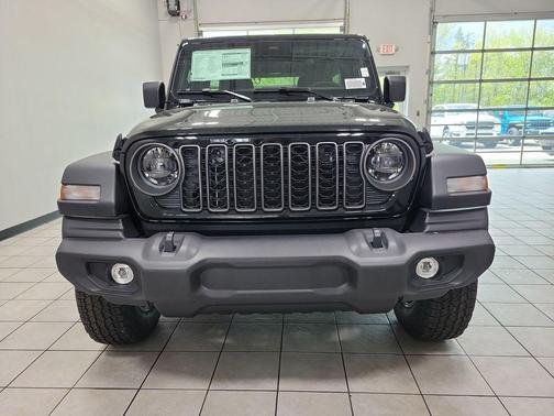 Black Clearcoat 2026 Jeep Wrangler Sport