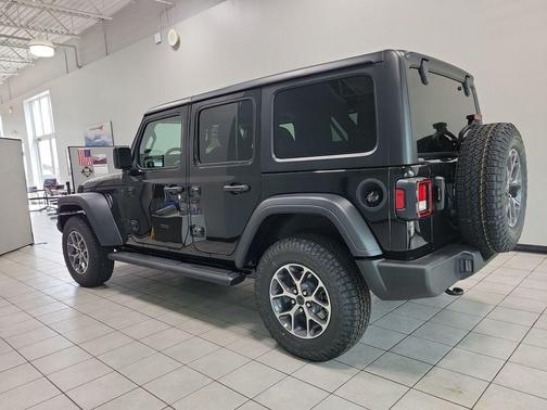 Black Clearcoat 2026 Jeep Wrangler Sport
