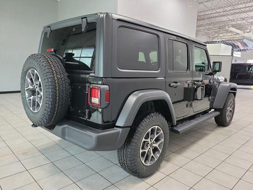 Black Clearcoat 2026 Jeep Wrangler Sport